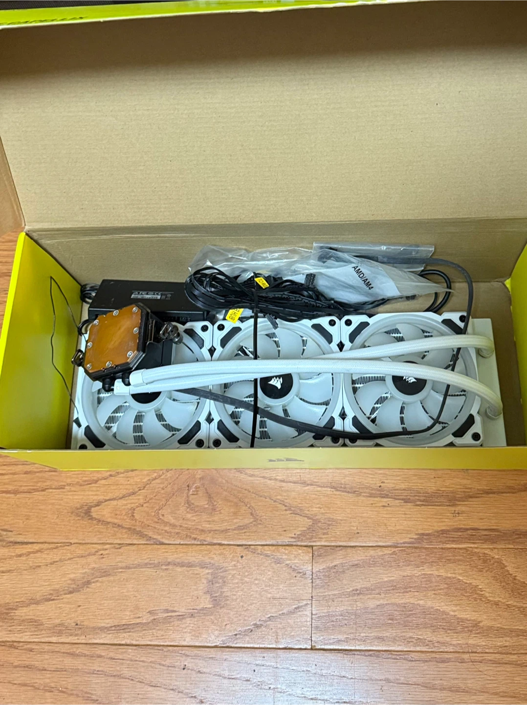 Corsair iCUE H150i Elite CAPELLIX AIO FANS INCLUDED - photo 2