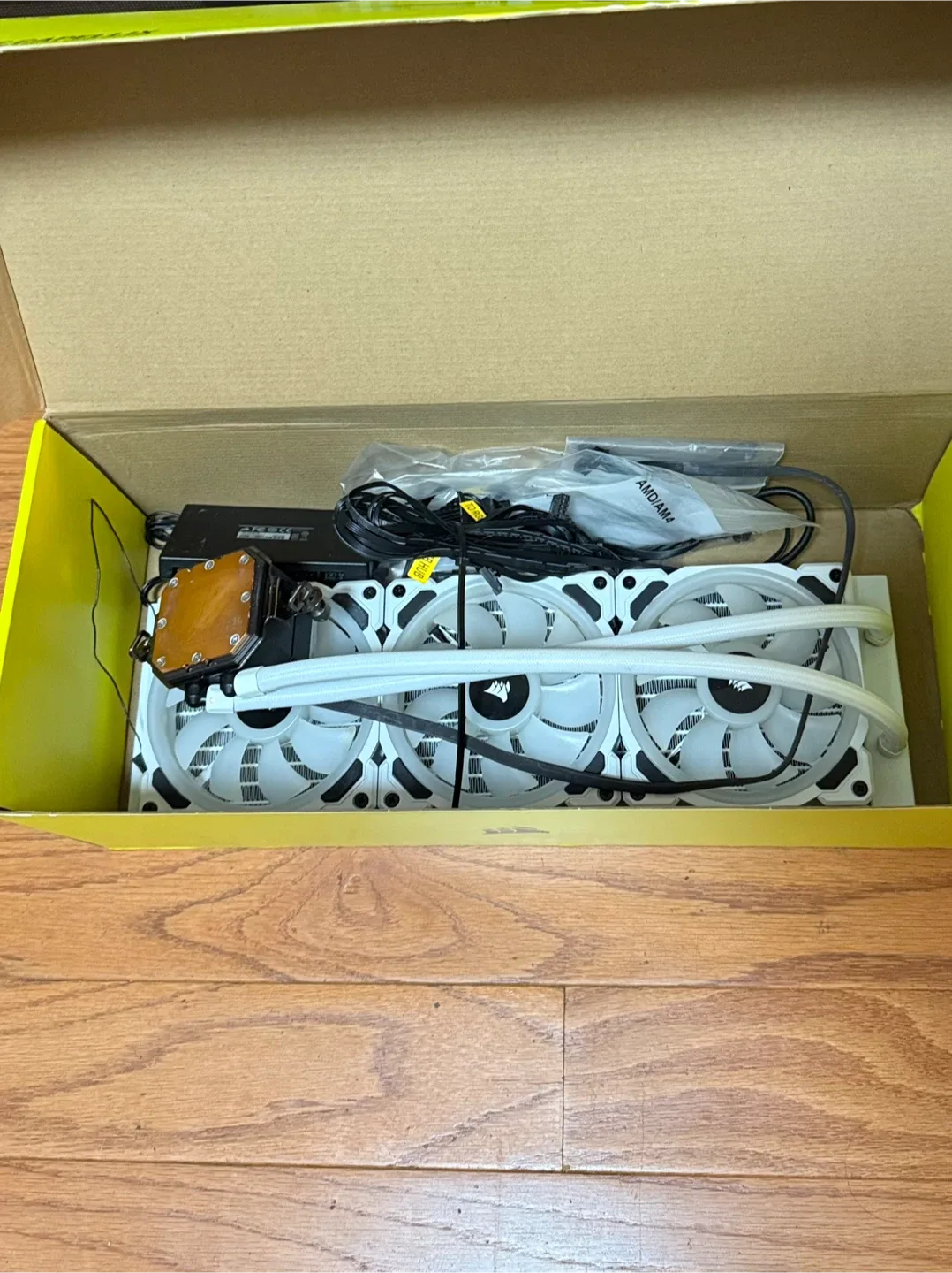 Corsair iCUE H150i Elite CAPELLIX AIO FANS INCLUDED - photo 2