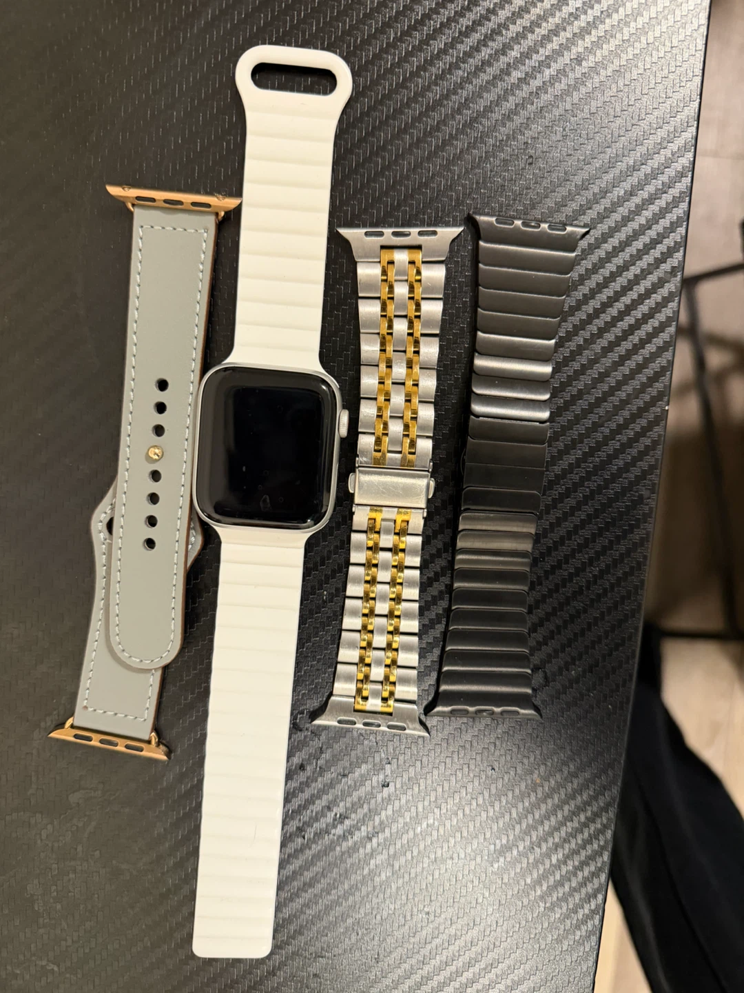 Apple Watch SE 44MM - photo 2