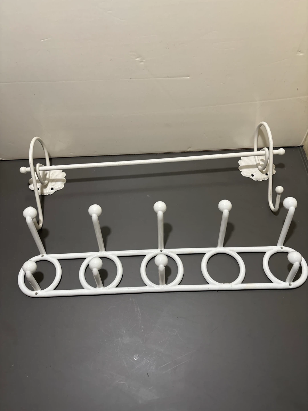 White Metal towel rack and 🏈  plastic wall- Mount Coat Rack 🏈