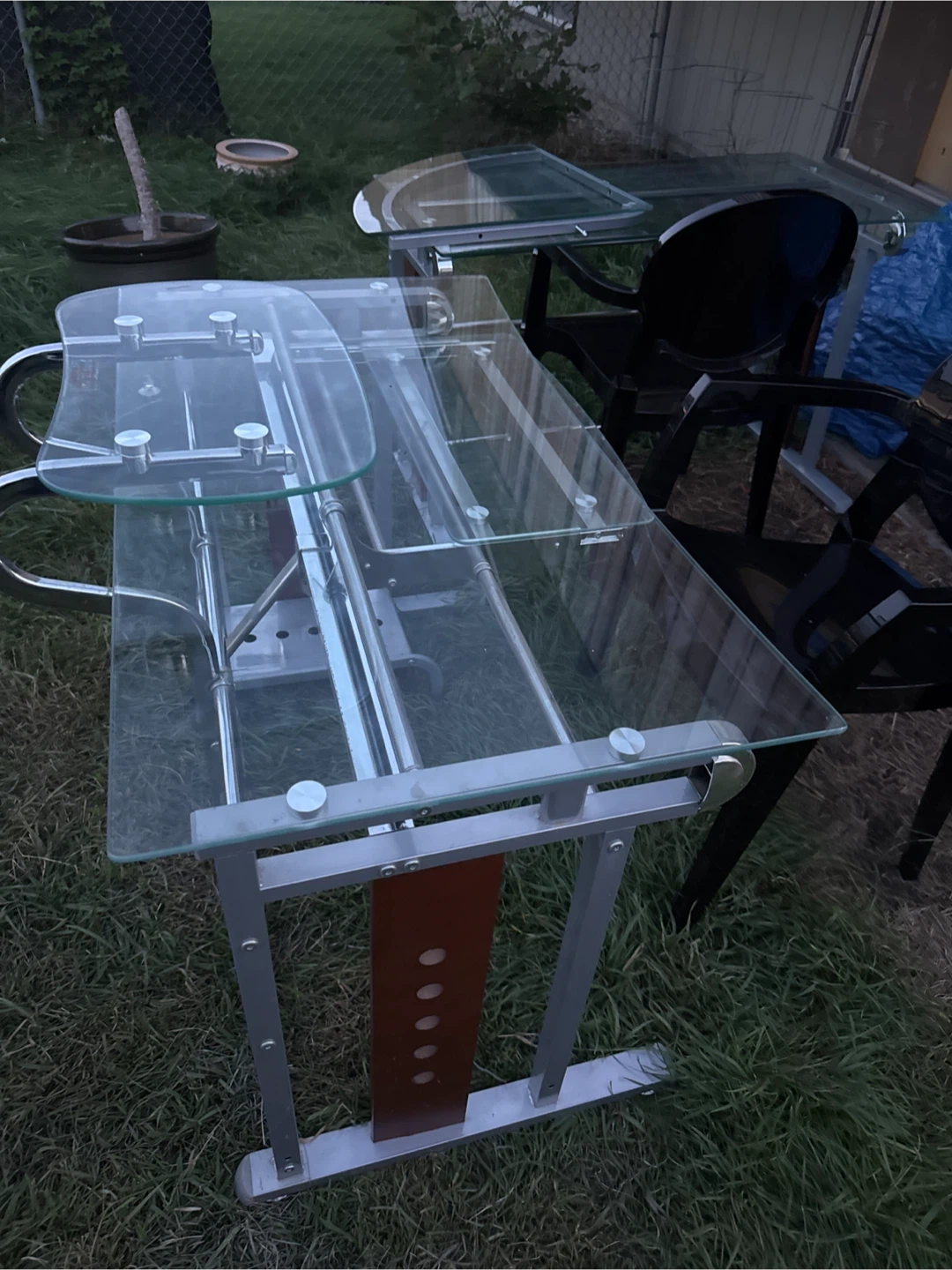 🏈 Modern Glass and Metal Desk
