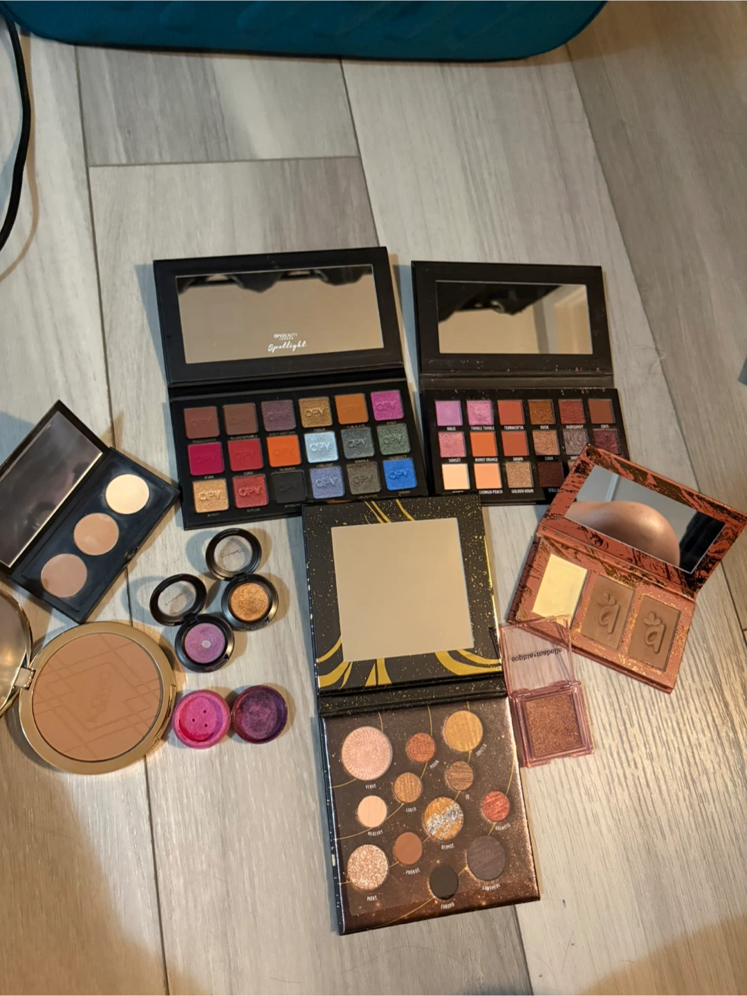 Assorted Makeup Palettes and Singles Bundle - photo 2