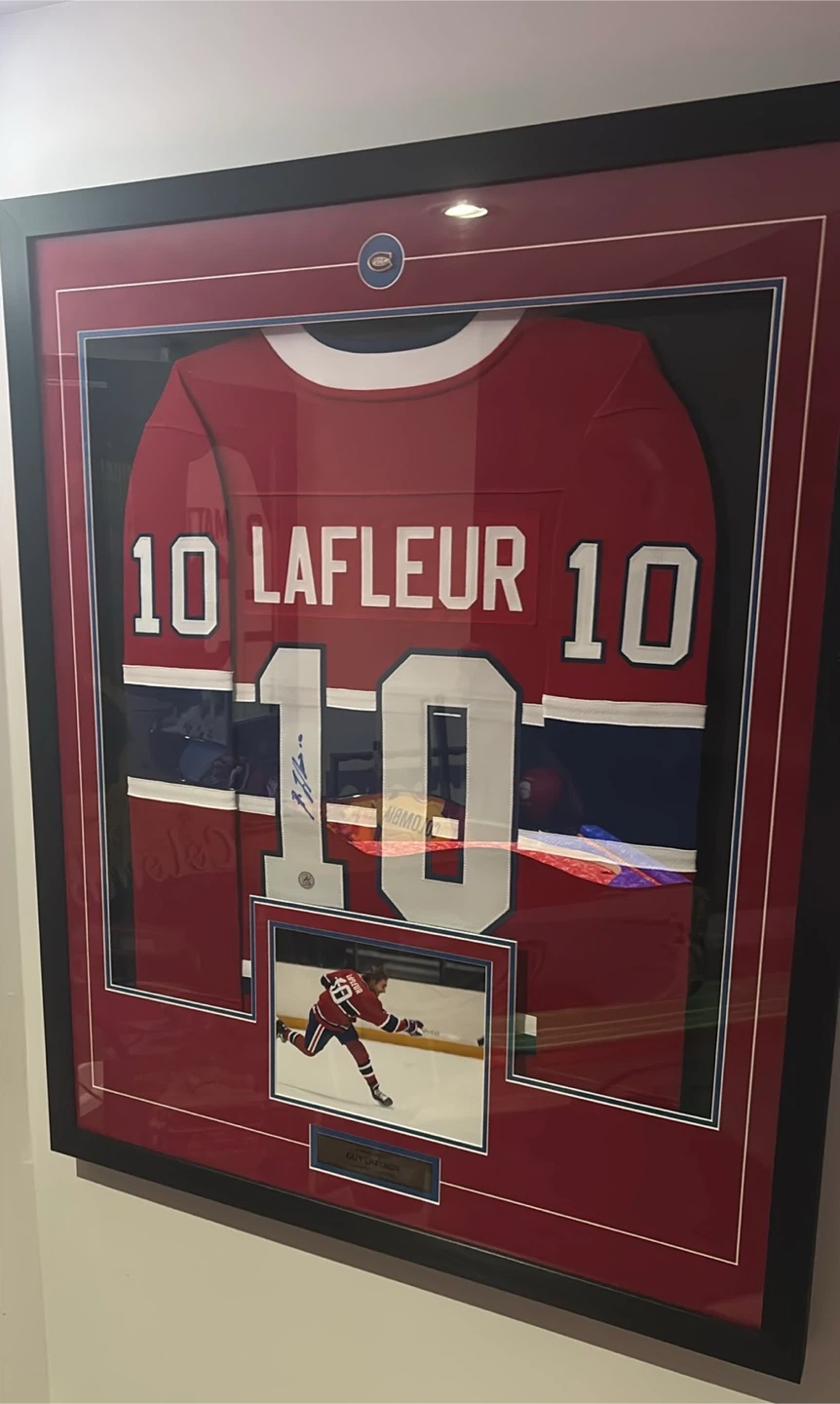 Guy Lafleur Signed Montreal Canadiens Jersey in Frame 🏈
