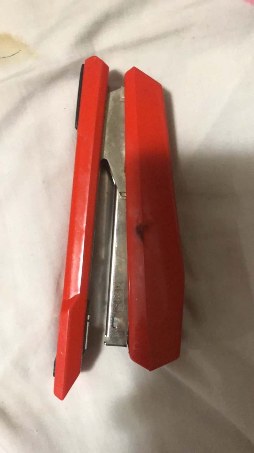 Apsco 17 Red Stapler 🏈 - photo 2
