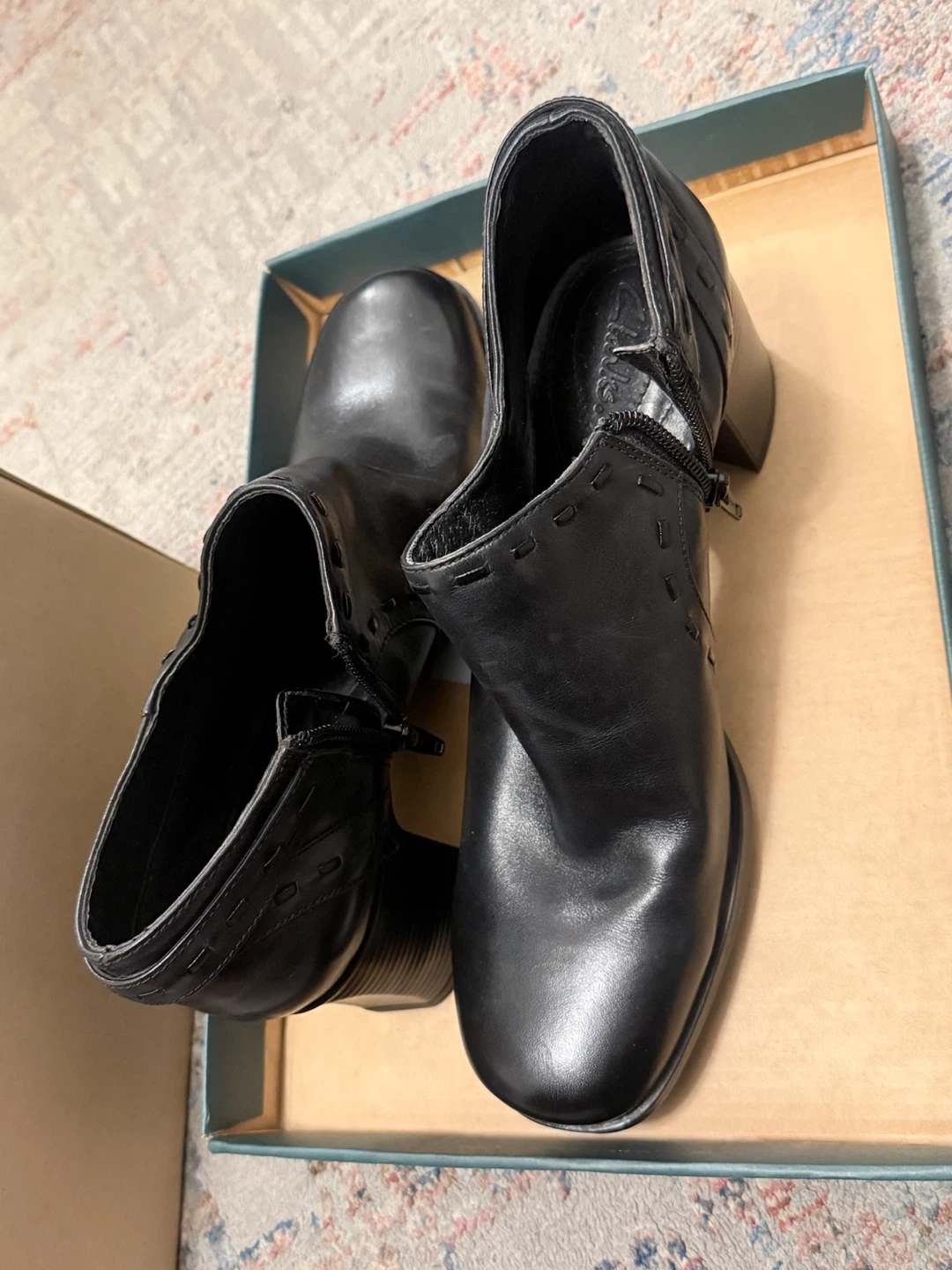 Clarks Black Leather Ankle Boots Size 8M - photo 2