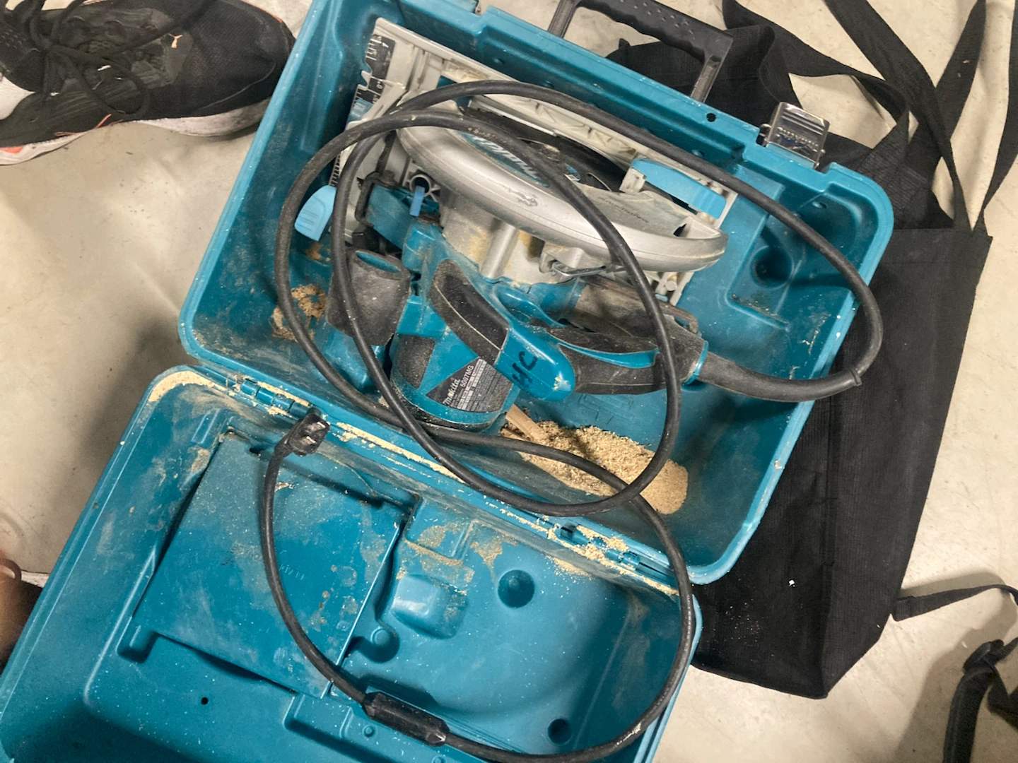 Makita 5007MG Circular Saw with Carrying Case