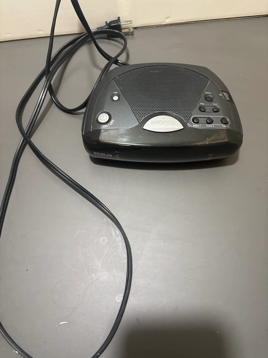 RCA Digital Alarm Clock Radio 🏈 - photo 3