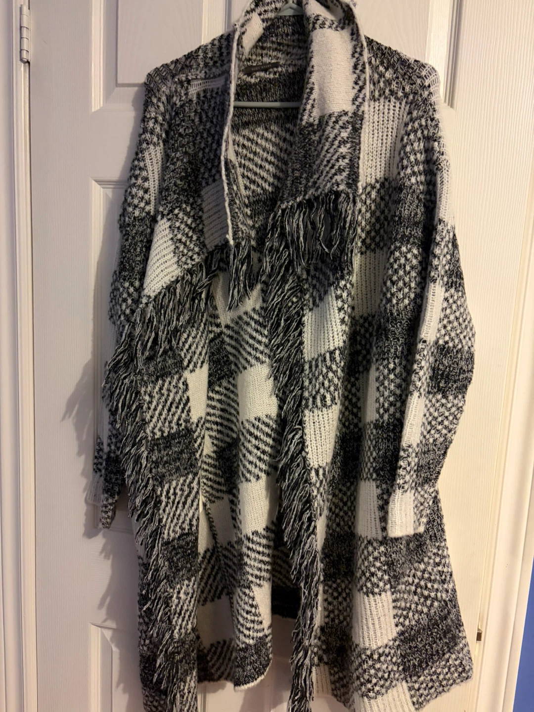Black and White Plaid Cardigan 🏈