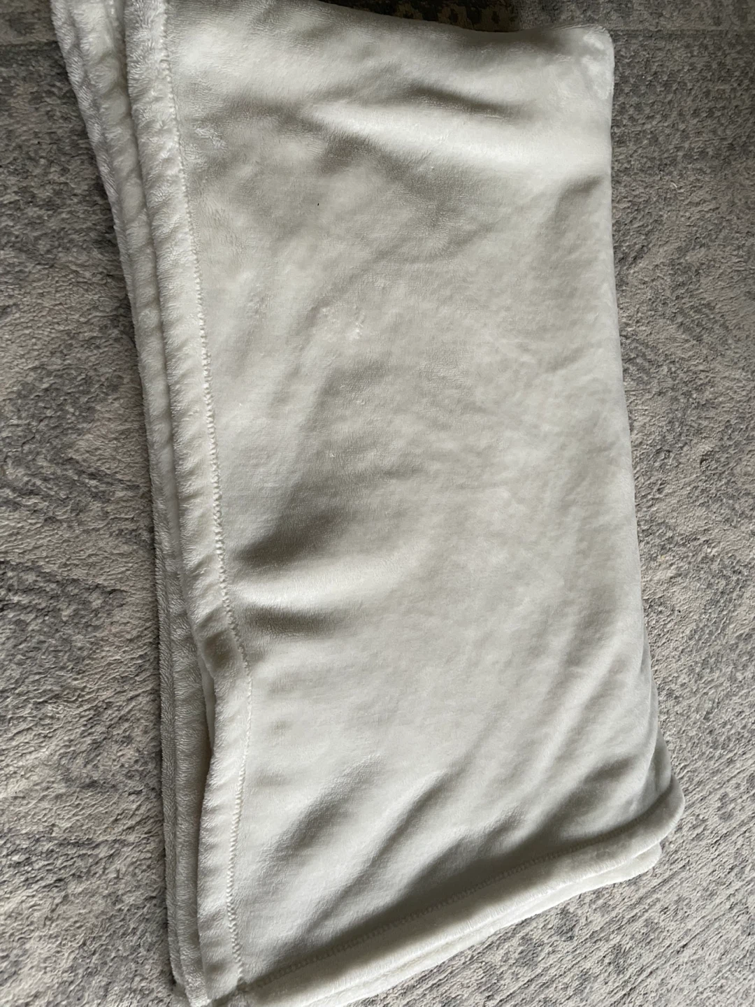 Soft Cream Fleece Throw Blanket 🏈 - photo 2