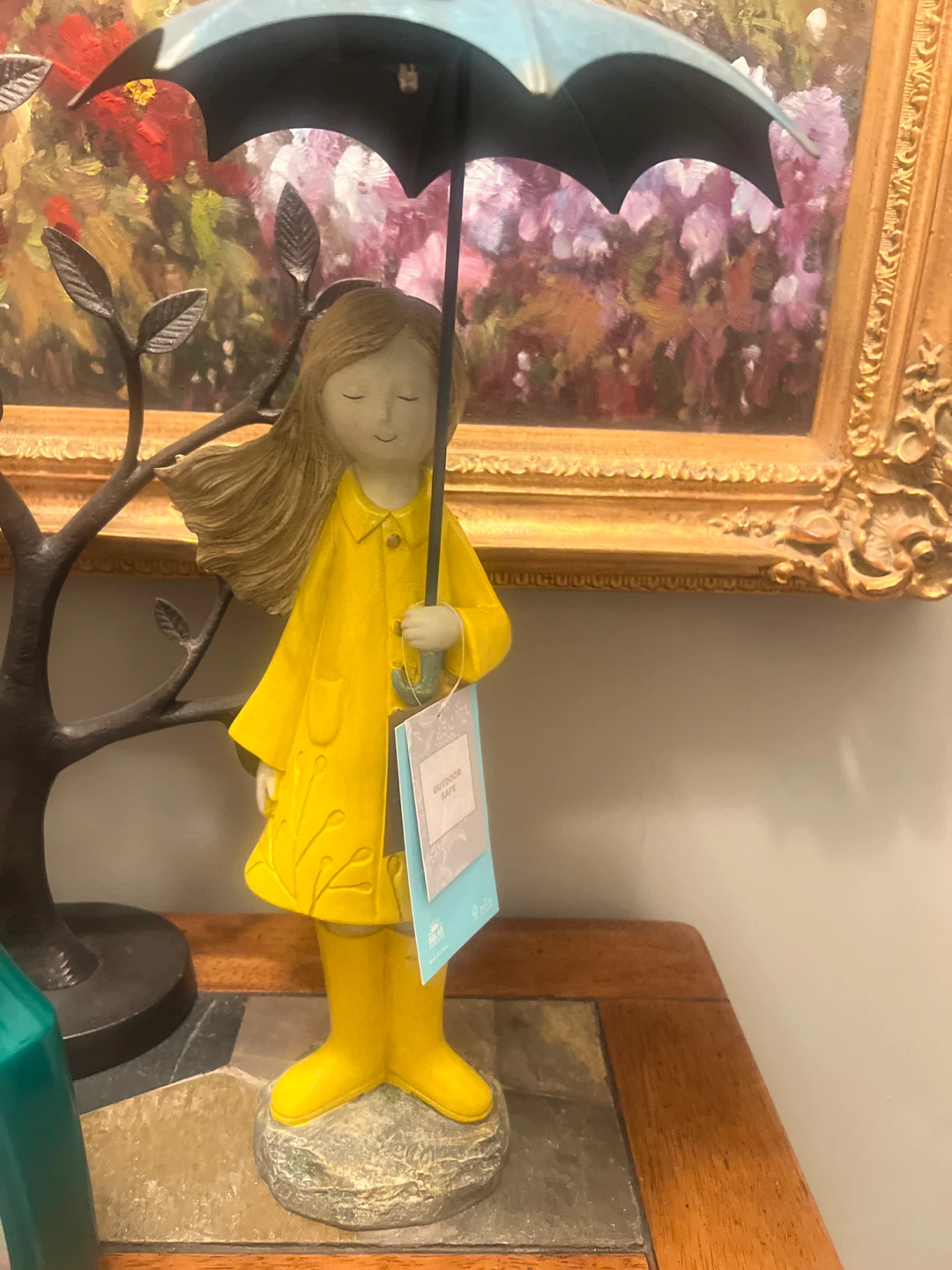 Solar Rain Girl Garden Statue 🏈