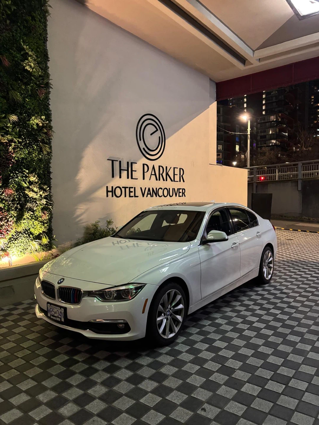 BMW 328i xDrive Sedan