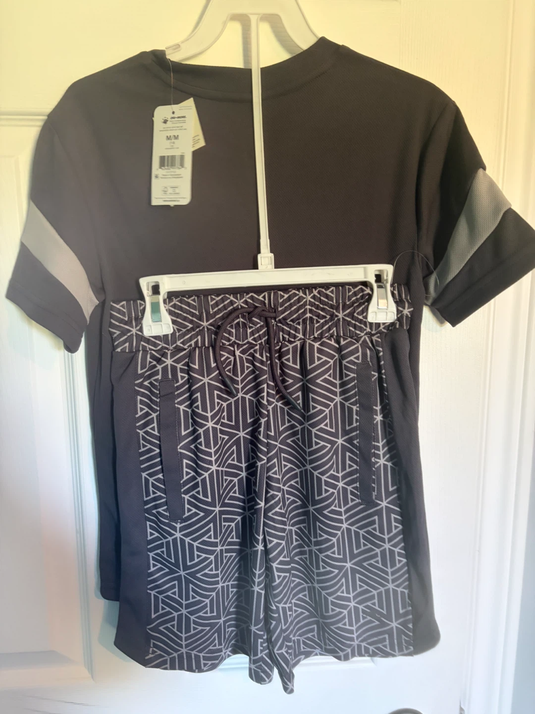🏈 Athletic Works Boys 2-Piece Set - photo 2
