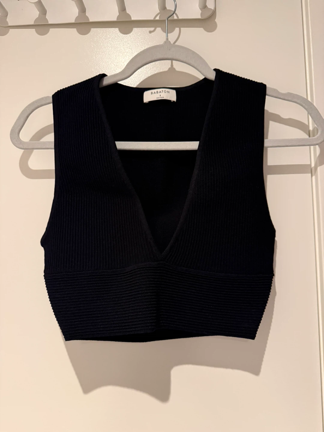 Aritzia Babaton Black Knit Crop Top - photo 2