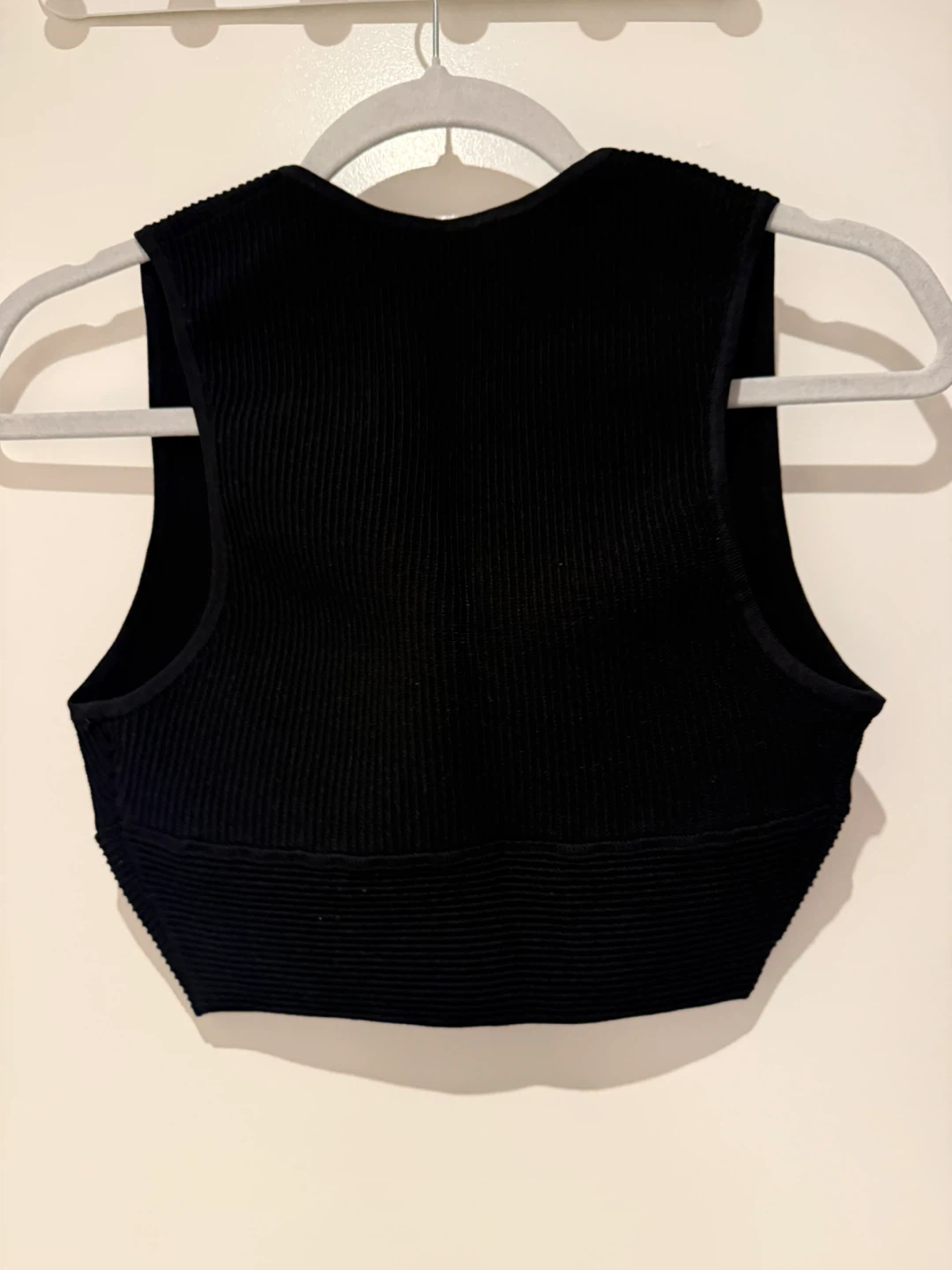 Aritzia Babaton Black Knit Crop Top - photo 3