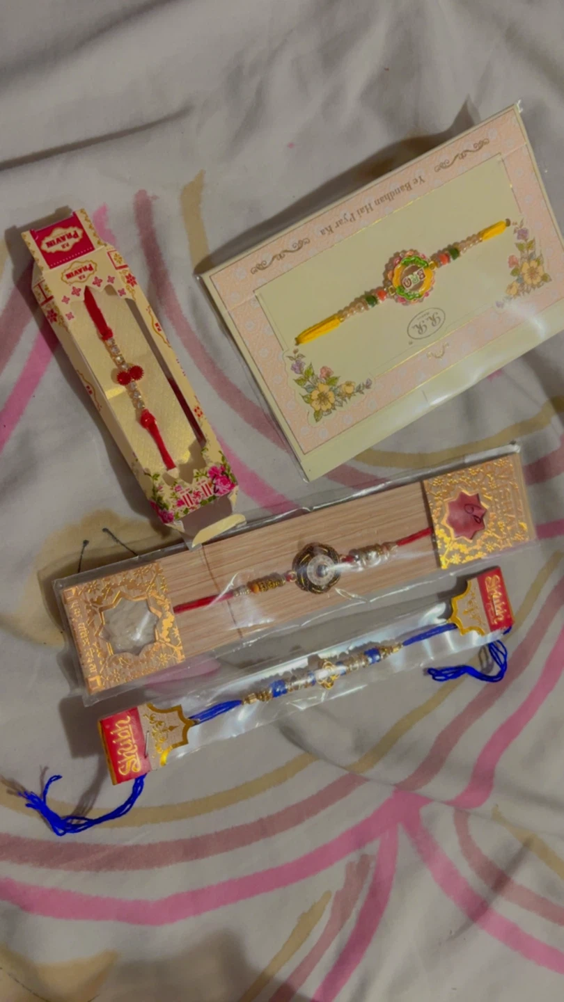 Set 🏈 of 4 Decorative Rakhi Bracelets