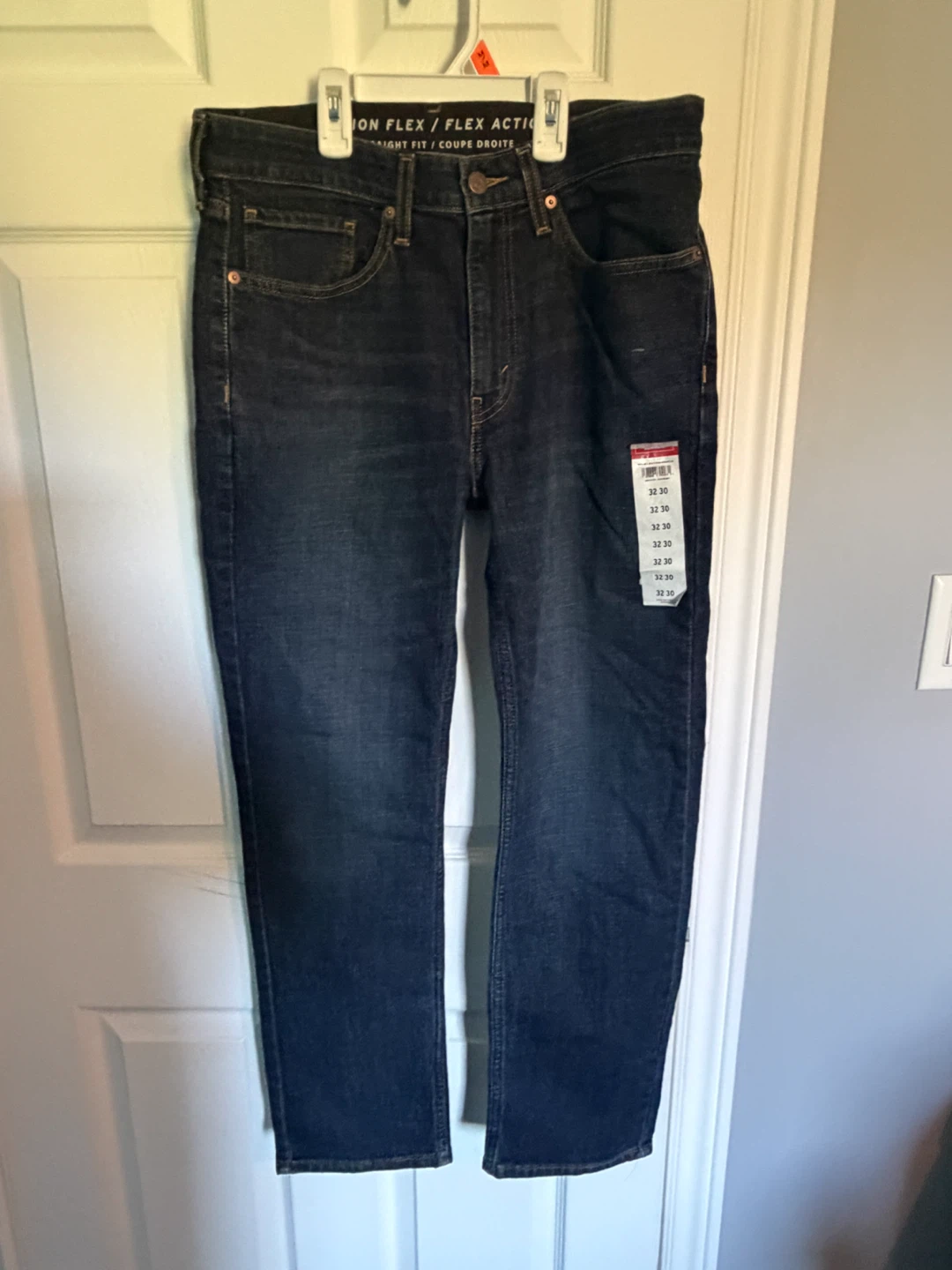 🏈 Levi's Signature Men's Straight Fit Jeans