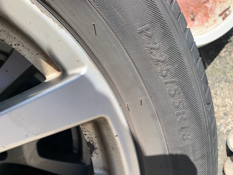 Dunlop P225/55R18 Tires with Nissan Rims - photo 3