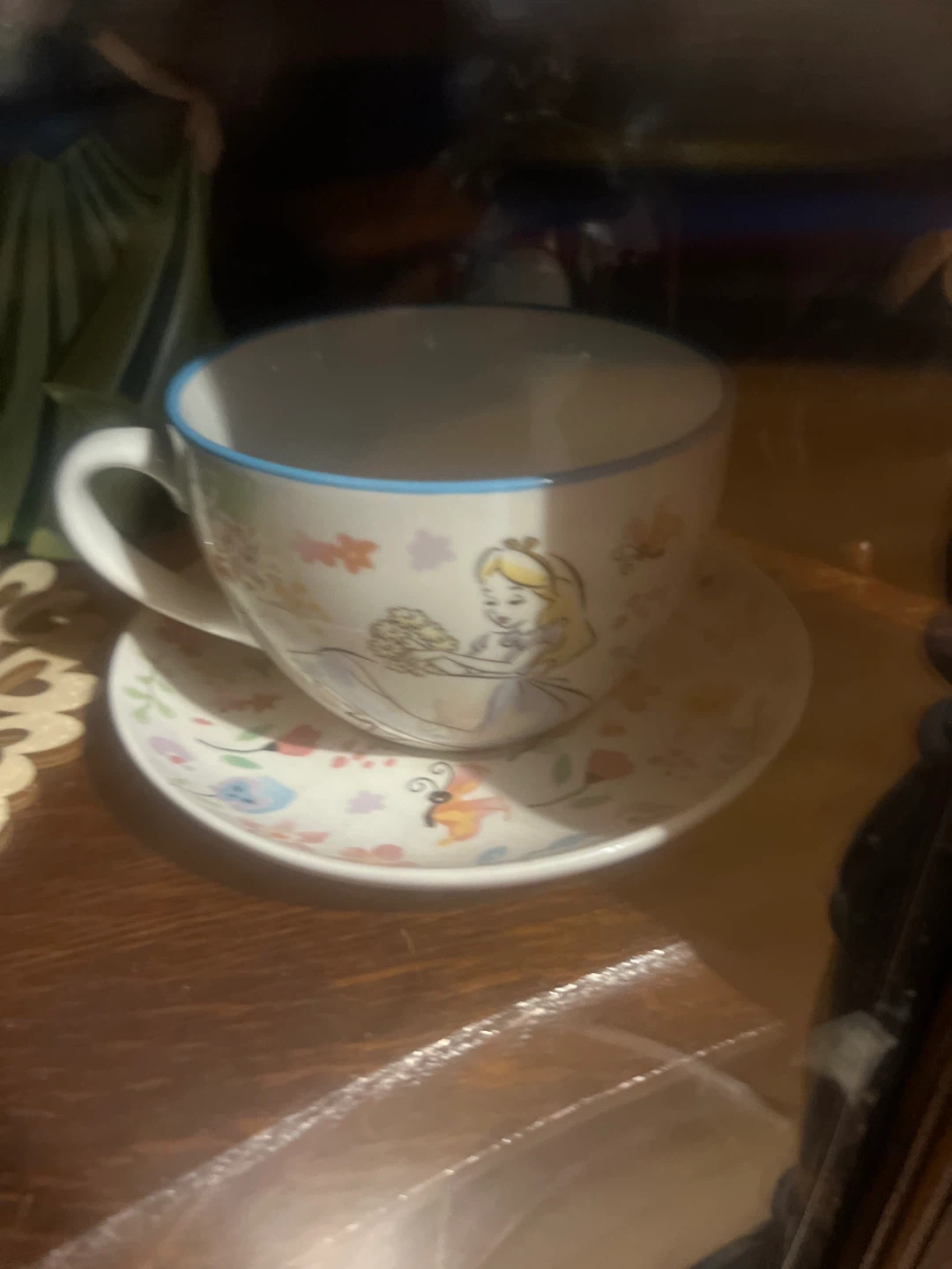 Disney Alice in Wonderland Teacup and Saucer 🏈