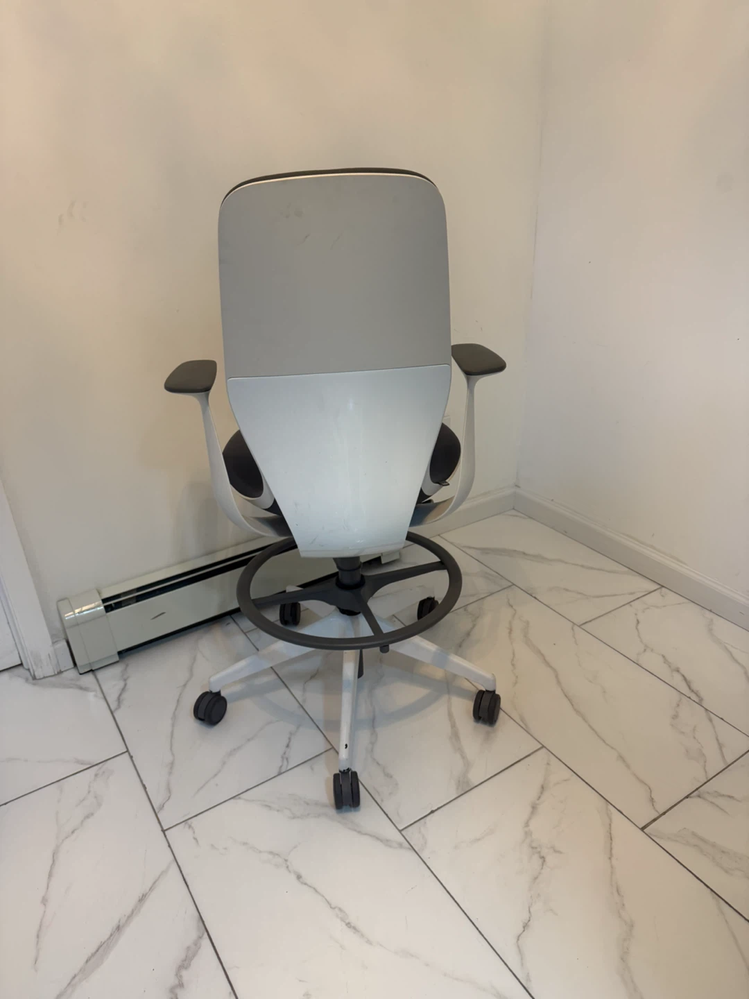 Steelcase Karman stool - photo 4