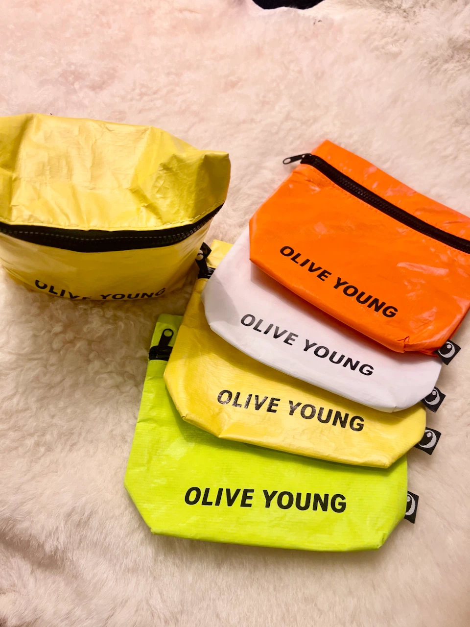 Set of 4 Olive Young Zipper Pouches