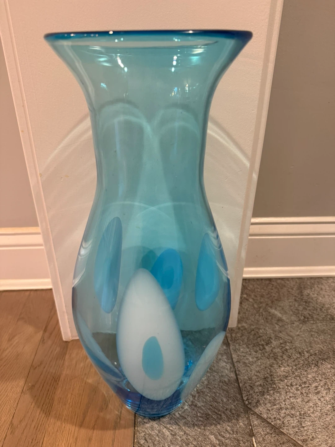🏈 Blue Glass Vase