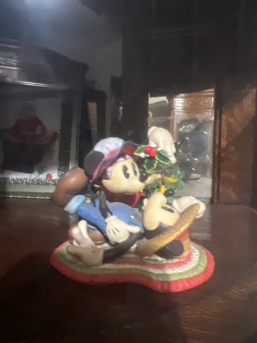 Disney Mickey Mouse Christmas Resin Figurine 🏈