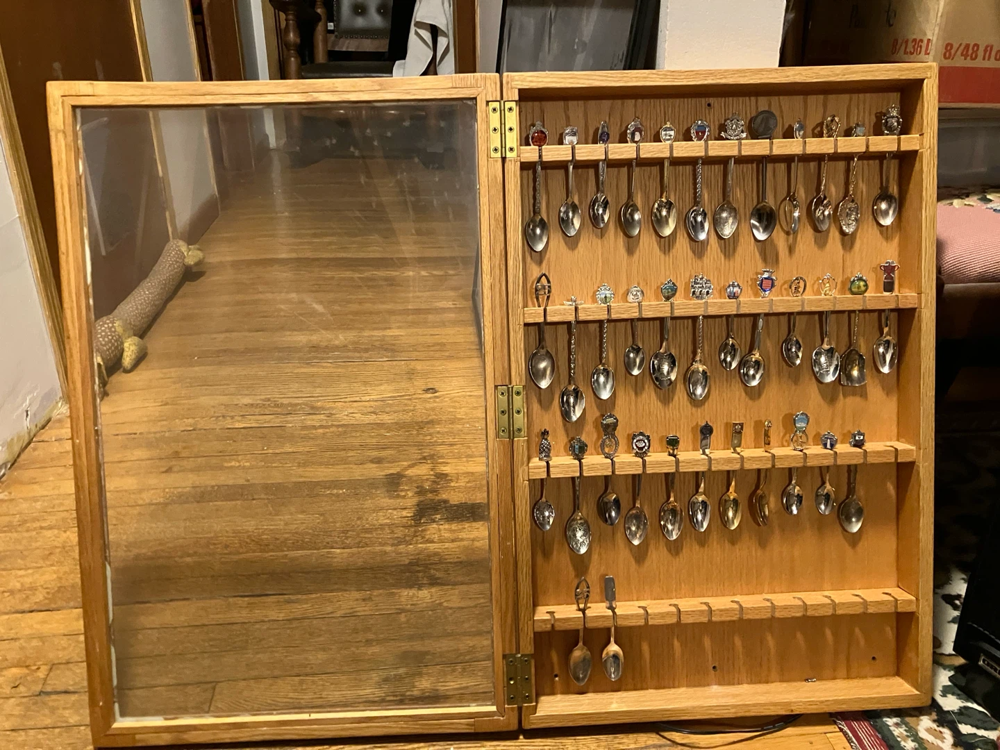 Solid oak display case  @ spoons sto - photo 2