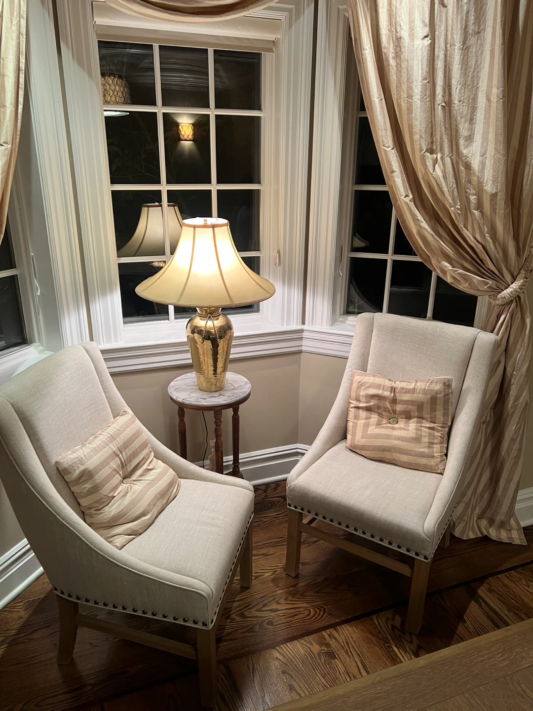 RH dinning table and dining chairs - photo 5