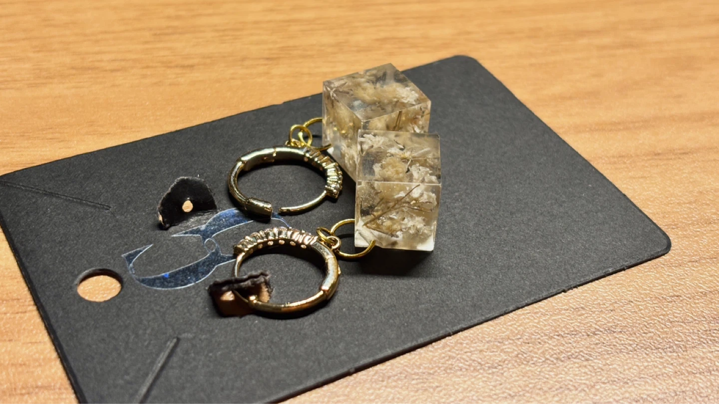 NEW resin cast baby’s breath earrings - photo 4