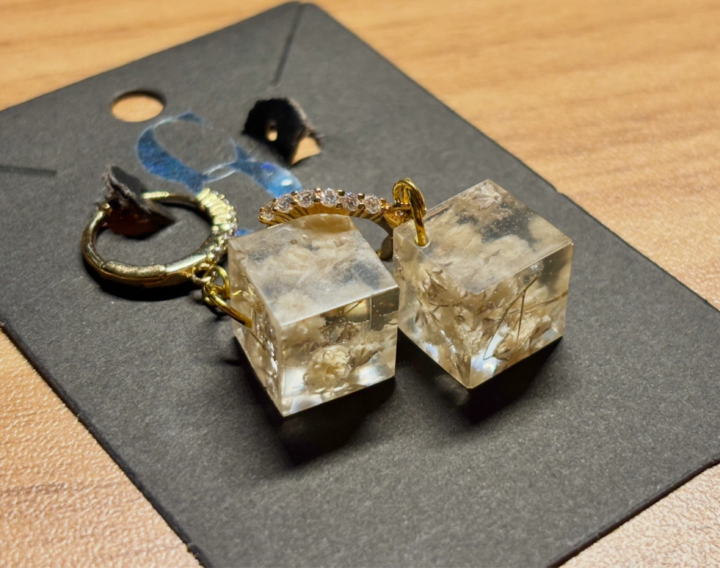 NEW resin cast baby’s breath earrings - photo 2