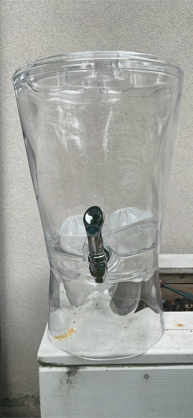 Clear Beverage Dispenser with Tap