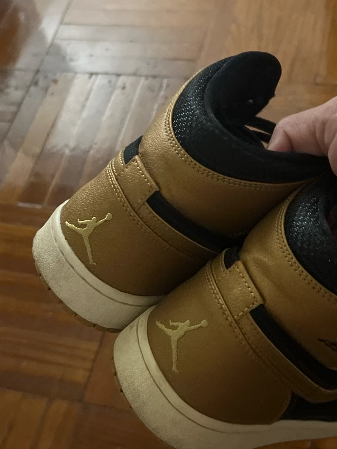 Air Jordan Melo M10 Gold and Black Sneakers US 9.5 - photo 2