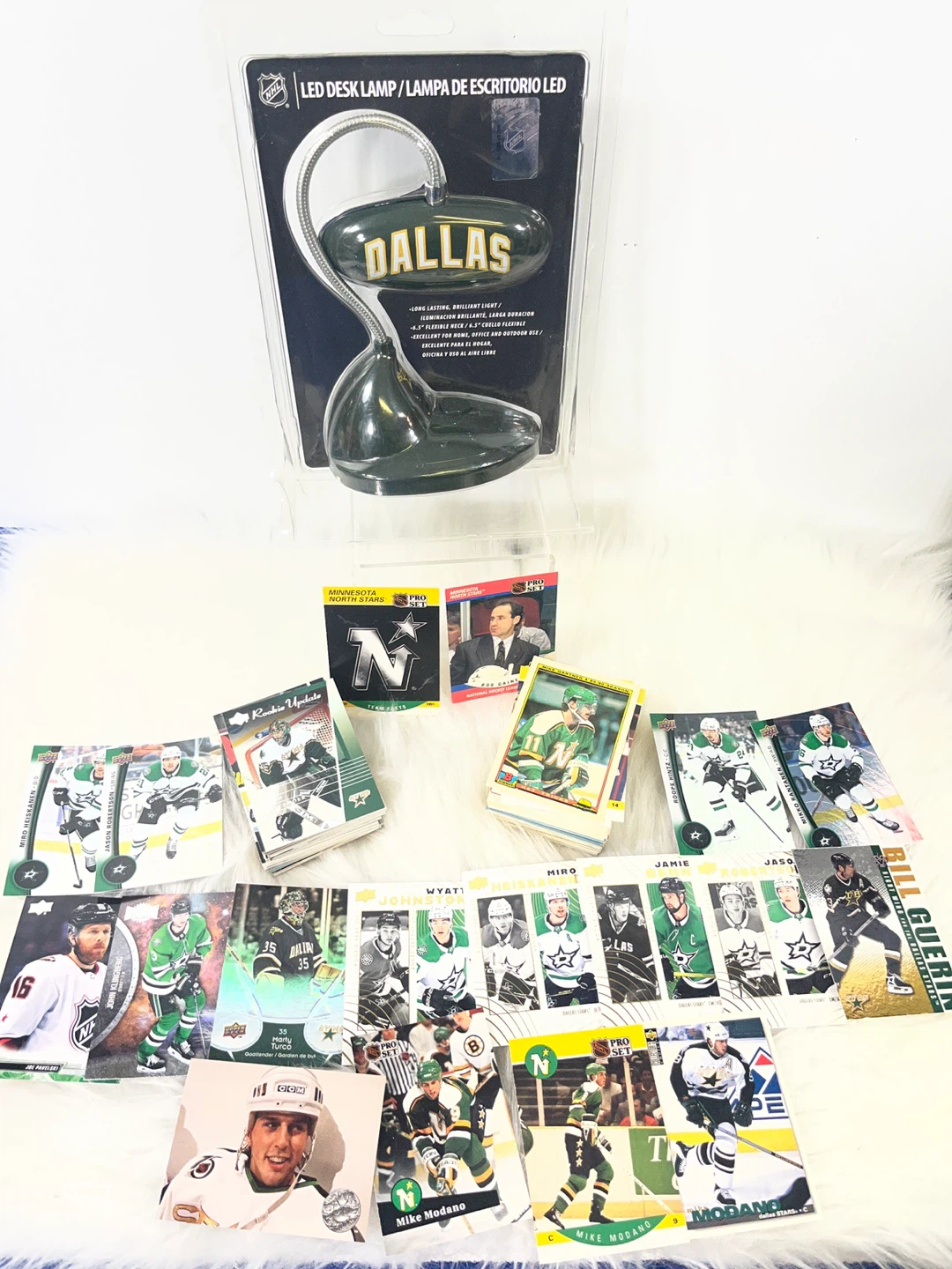 Dallas Stars LED Desk Lamp - Includes FREE Hockey Cards