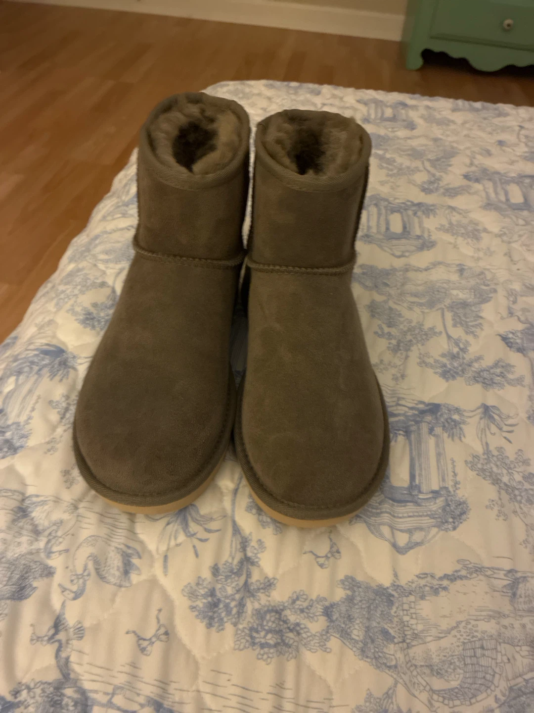 UGG Classic Mini Boots, Size 8