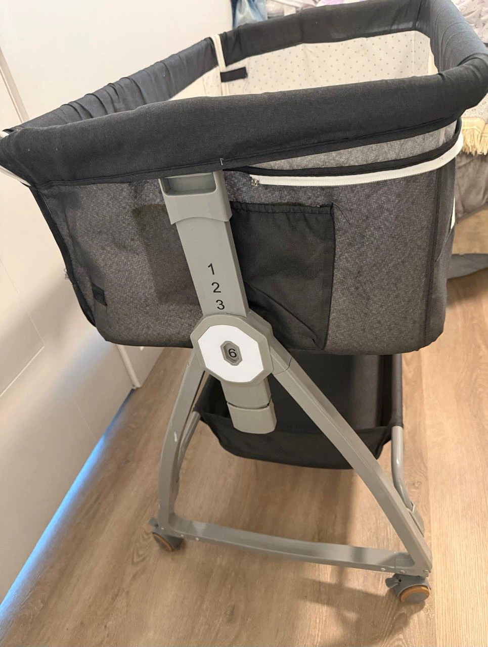 Baby Bedside Sleeper Bassinet - photo 2