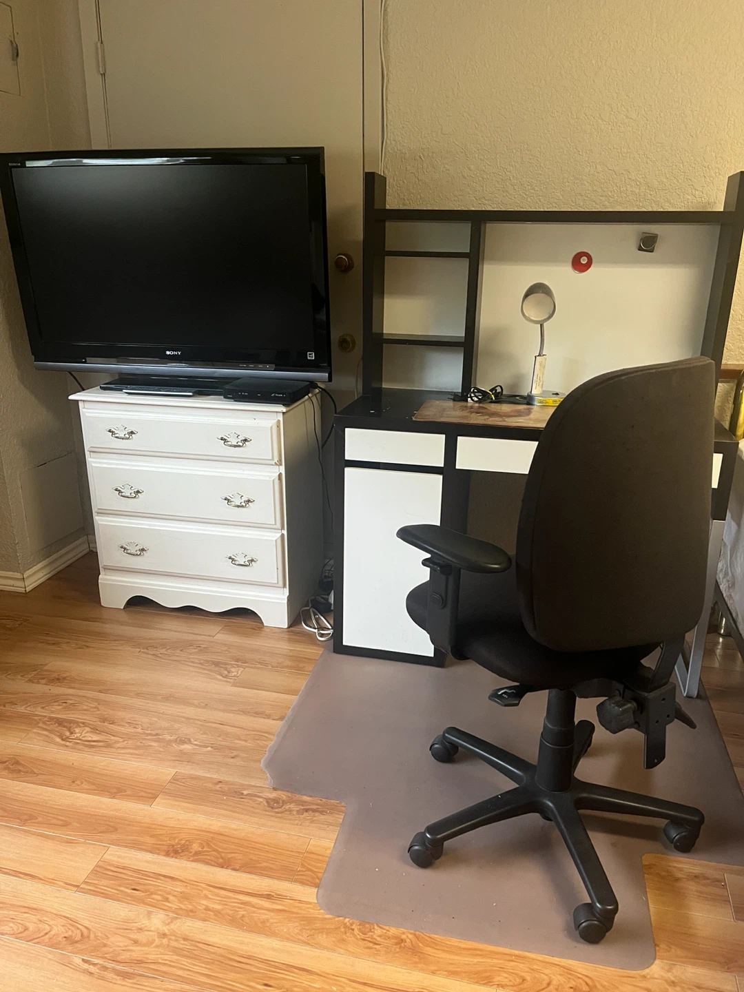 Spacious Room for Rent🏈 - photo 2