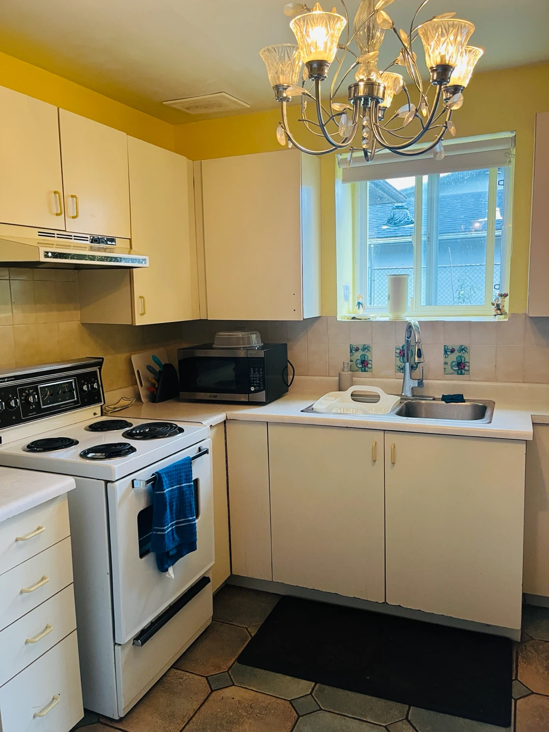 Spacious Room for Rent🏈 - photo 5