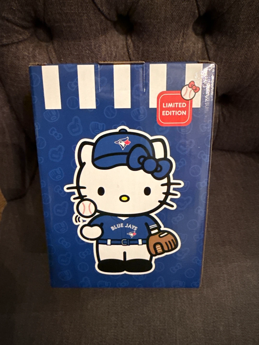 Hello Kitty Toronto Blue Jays Limited Edition Bobblehead - photo 2