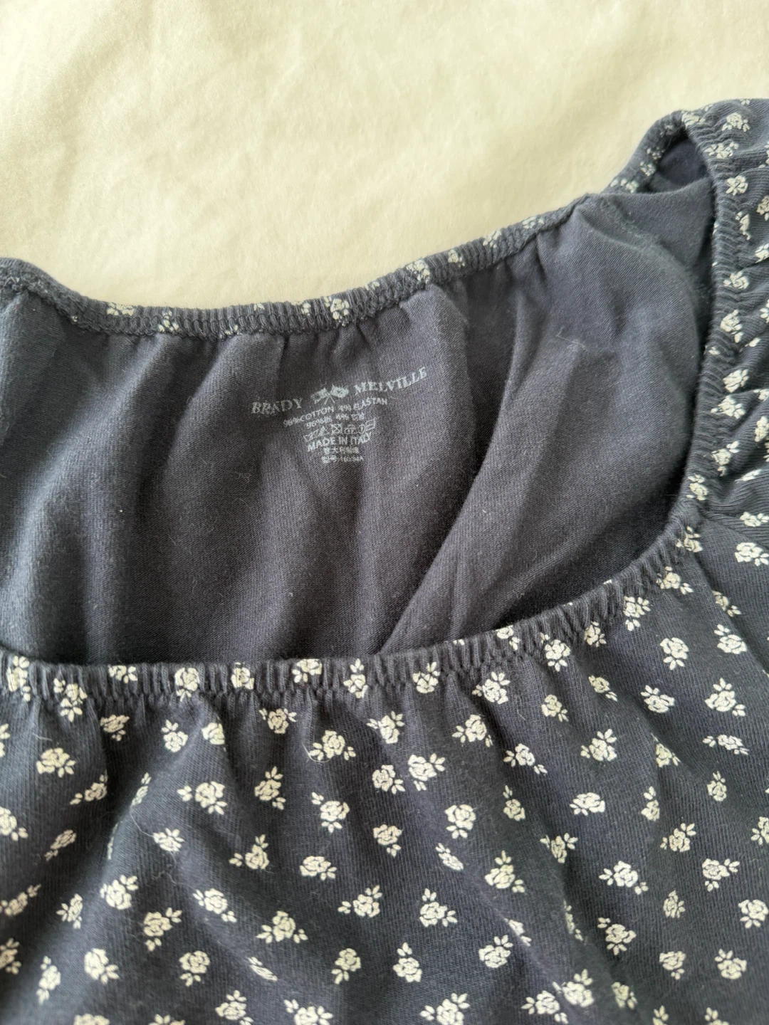 Brandy Melville Floral Navy Top - photo 3