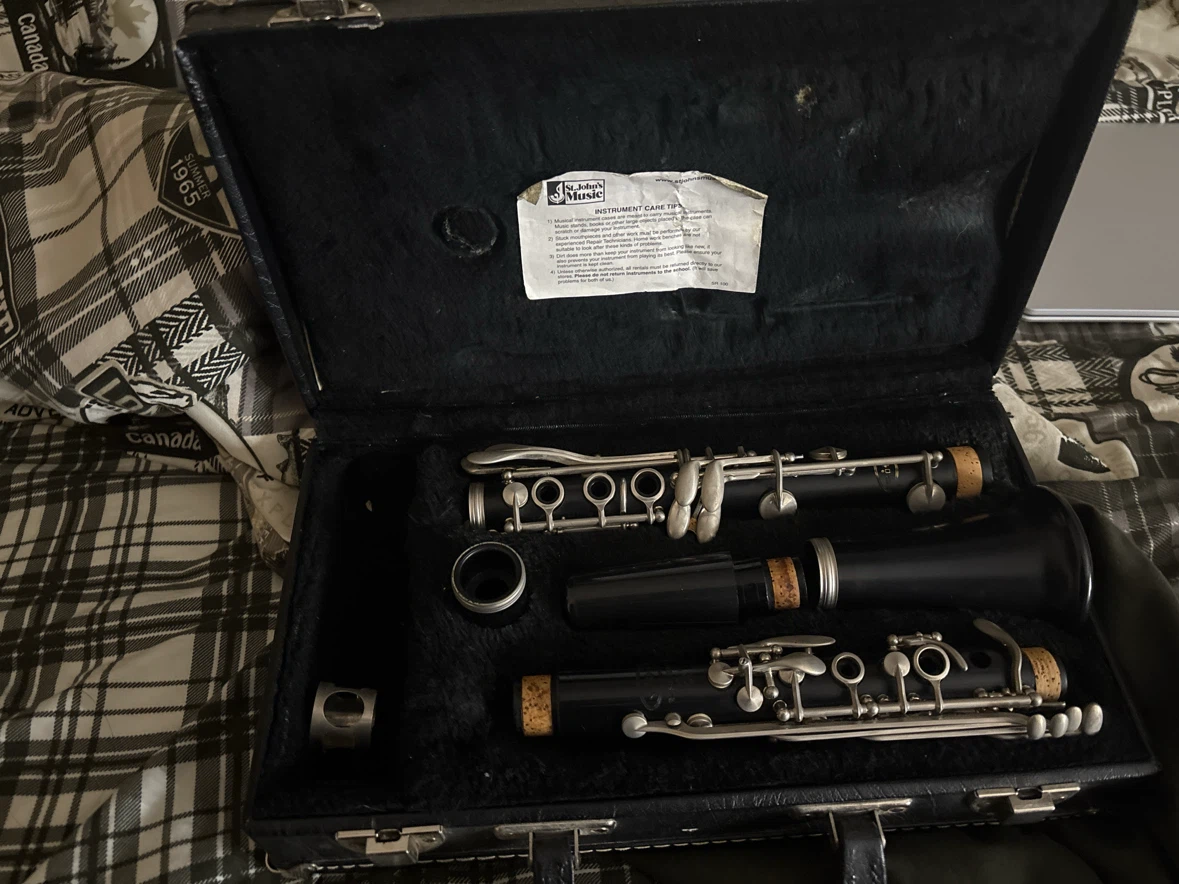 Clarinet with St. John's Music Case - photo 2
