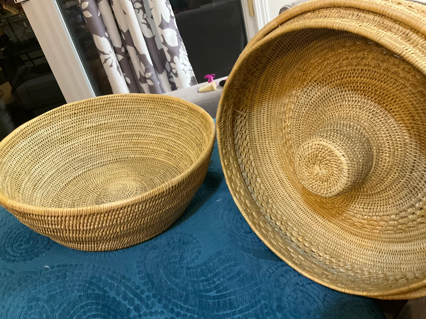 🏈 Woven Rattan Basket with Lid - photo 3