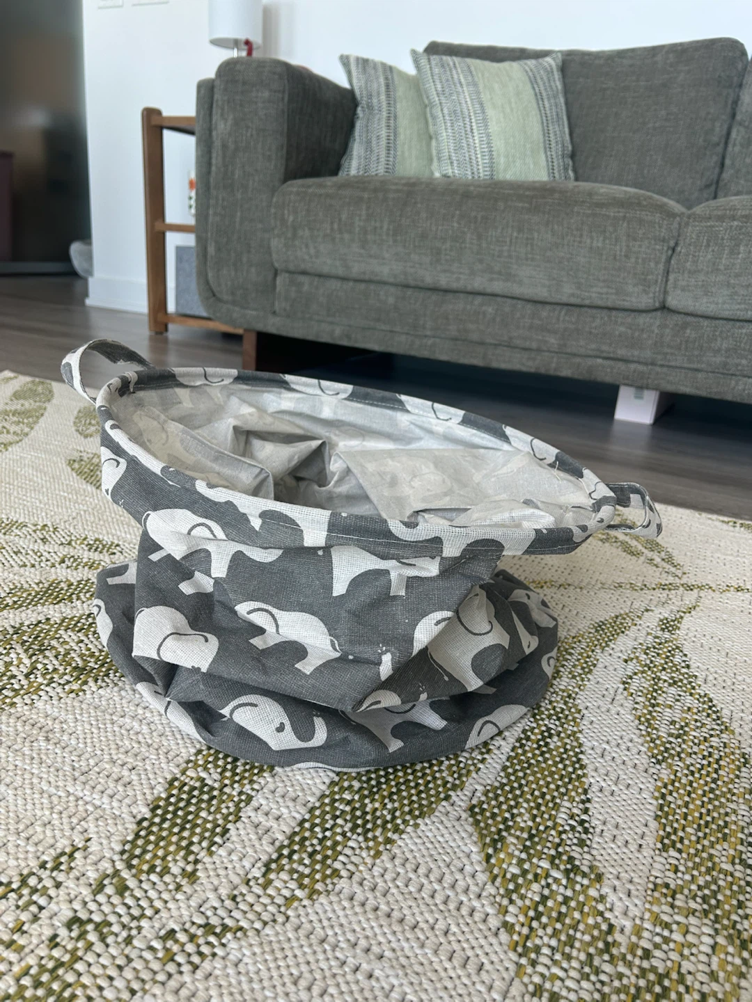 Canadian Tire Laundry Hamper - photo 3