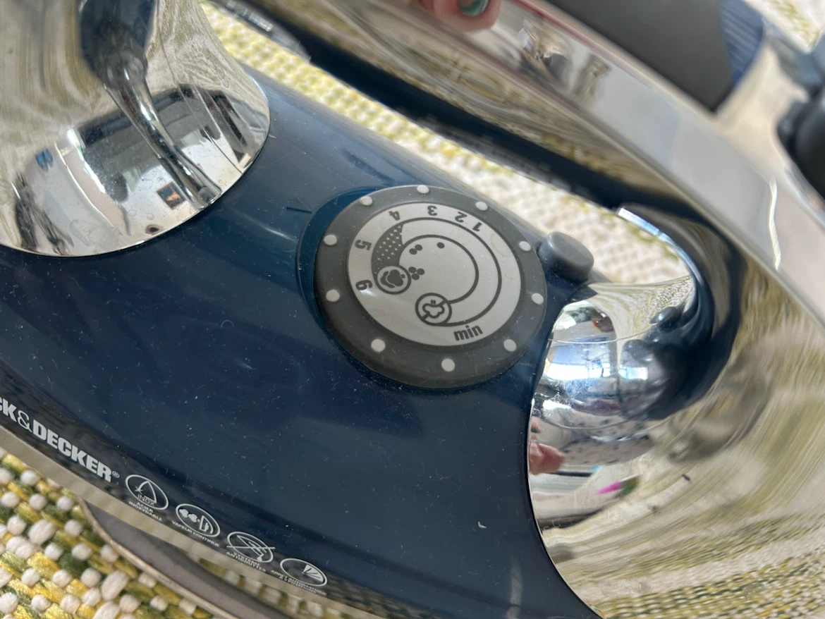 Black & Decker Steam Iron - photo 4