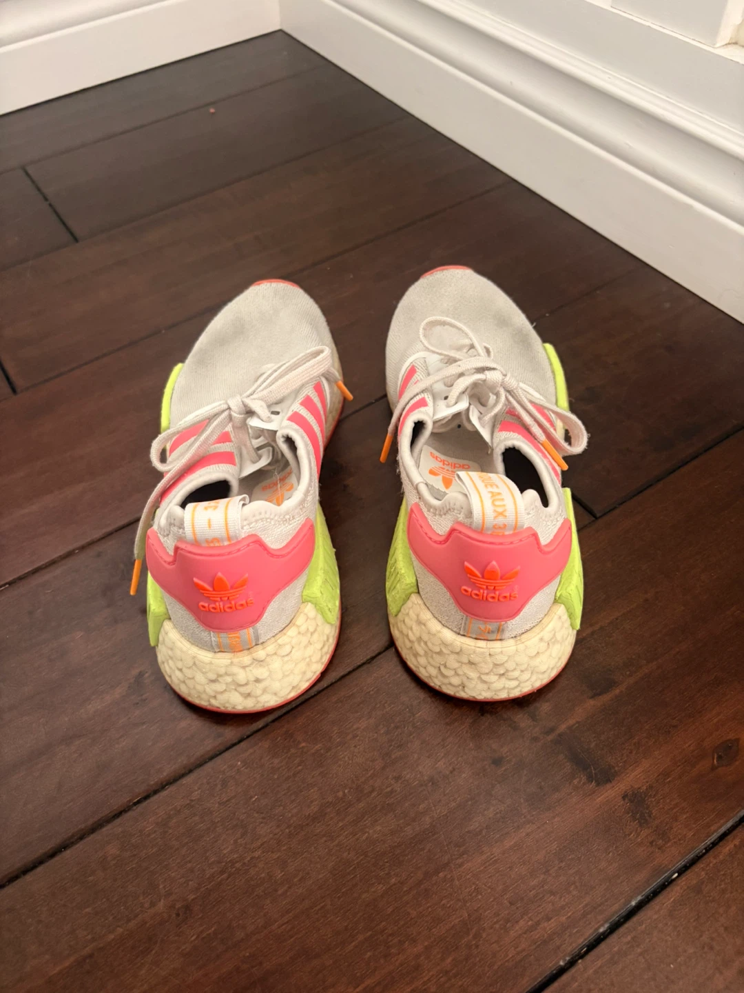 🏈Adidas NMD R1 Sneakers Size 9 US - photo 2