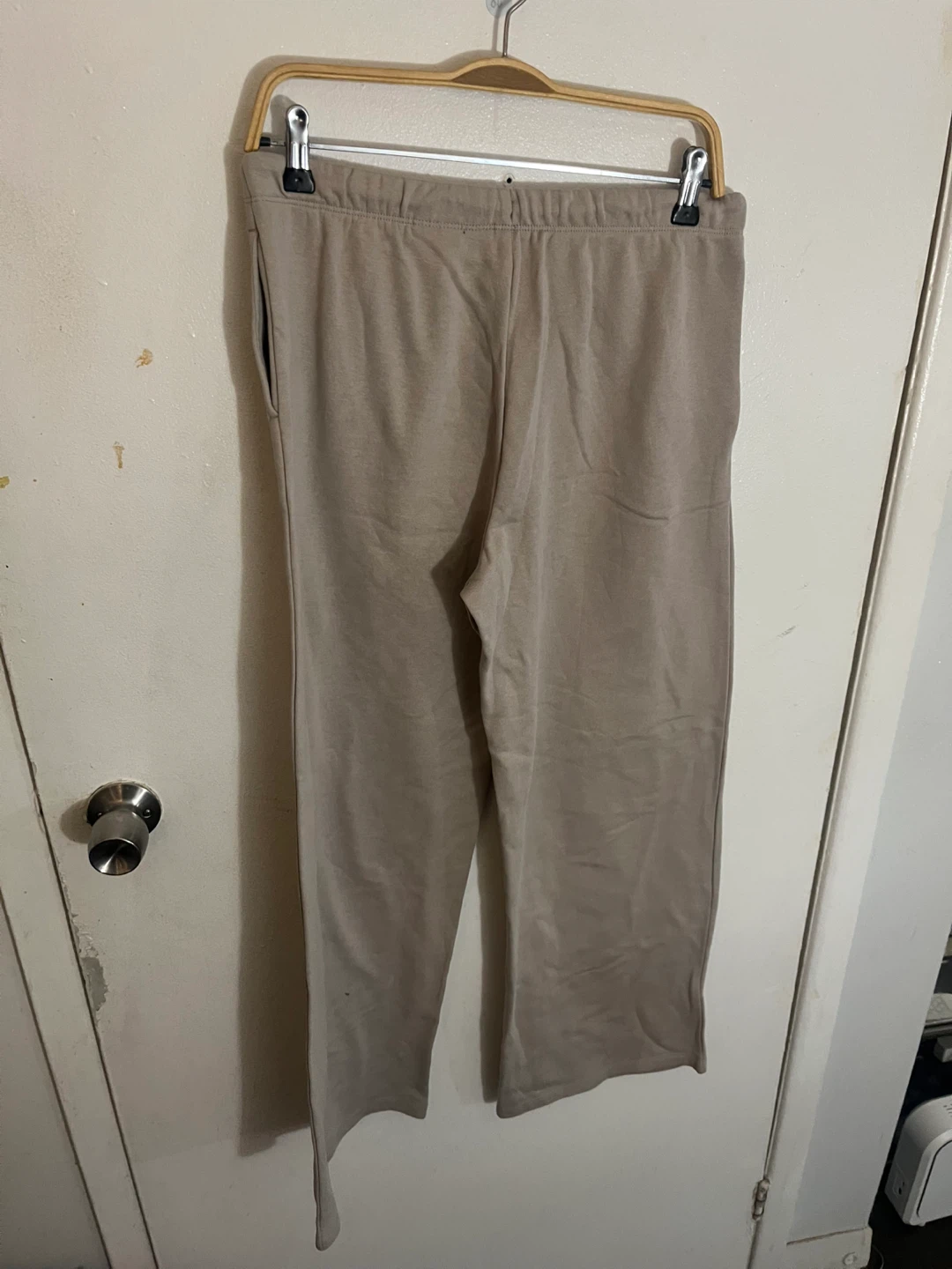 H&M Divided Beige Joggers size s - photo 3