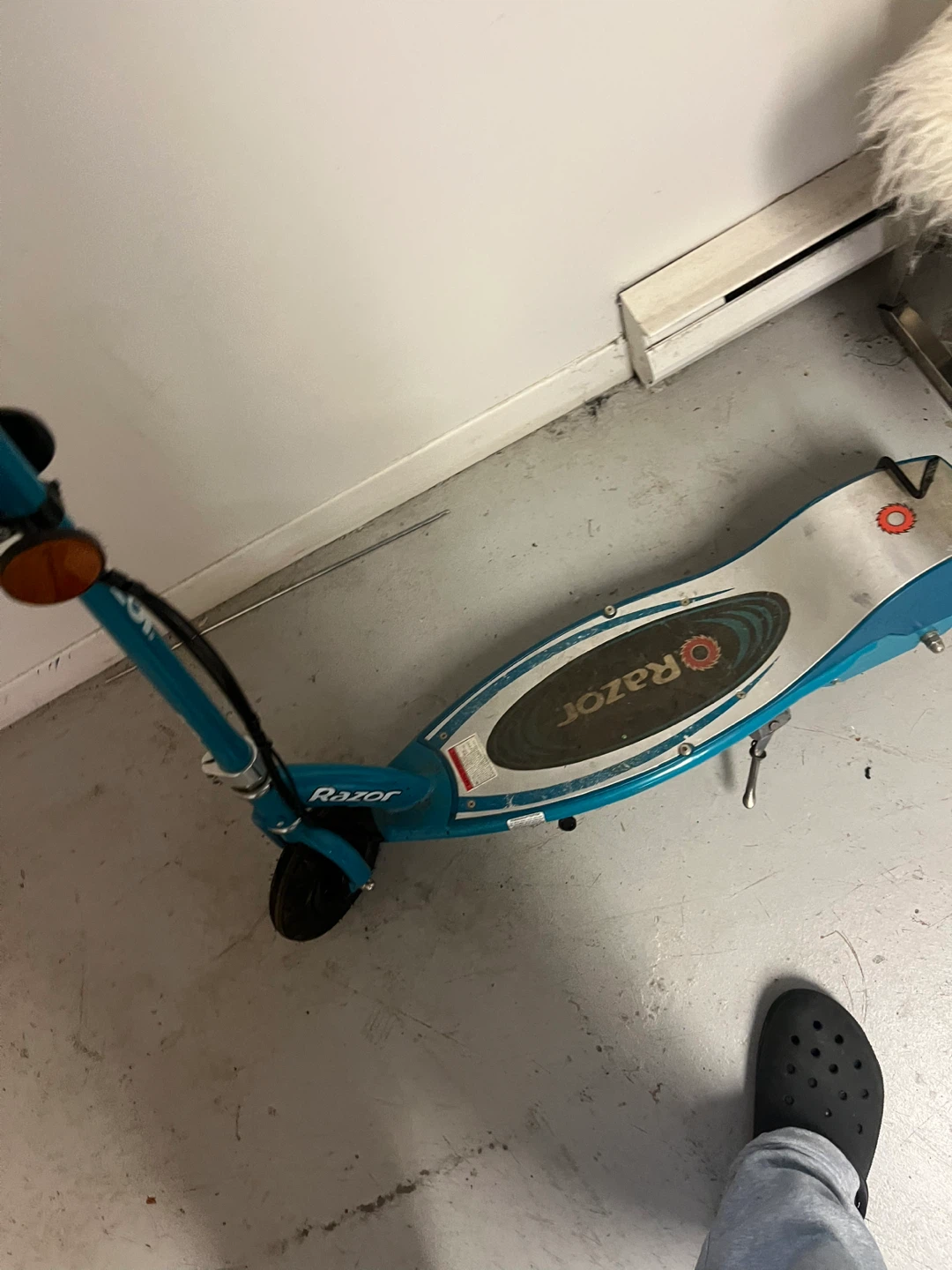 Razor electric scooter dead and missing charger - photo 3