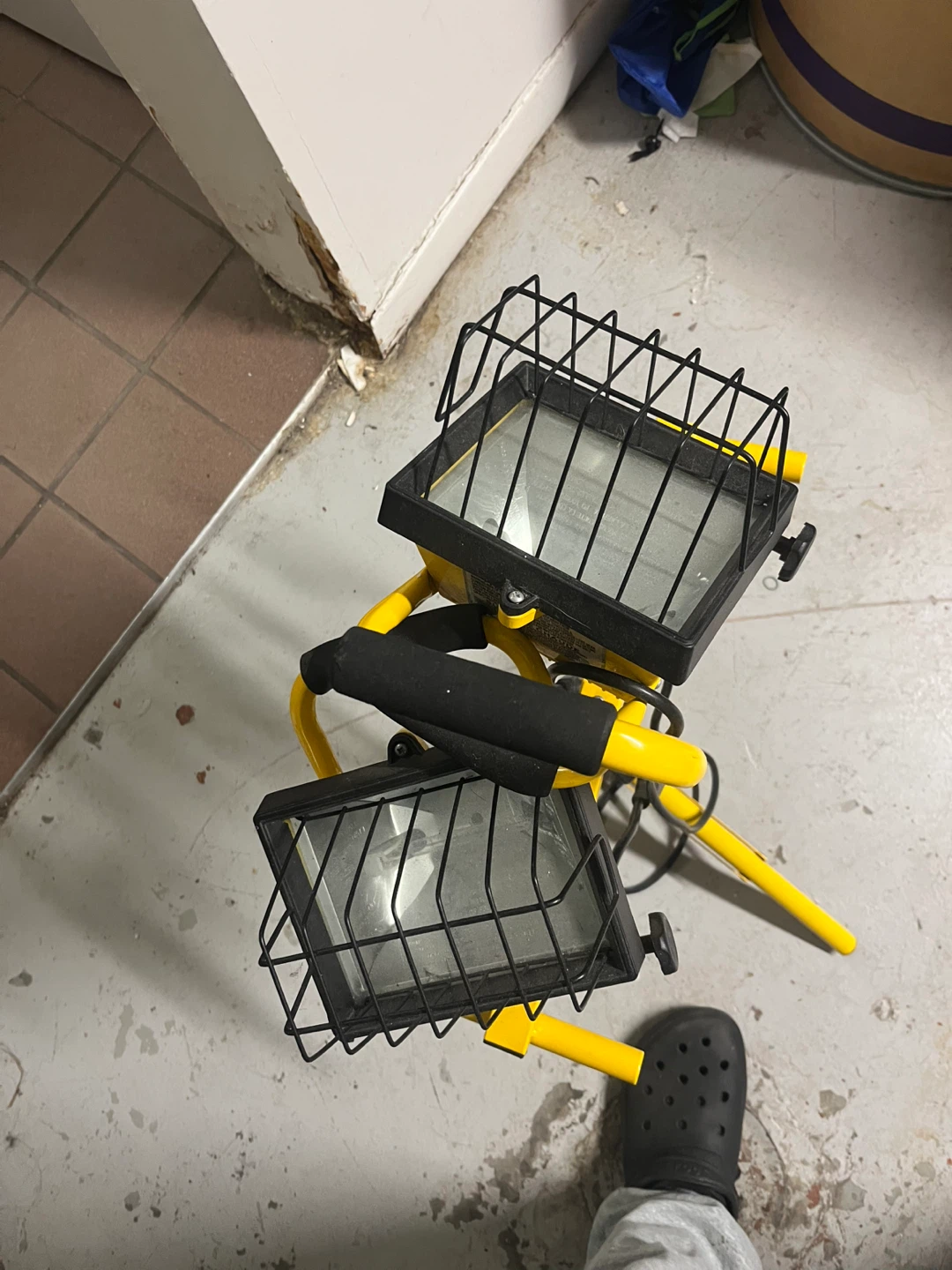 Twin Head Work Light with Stand - photo 2