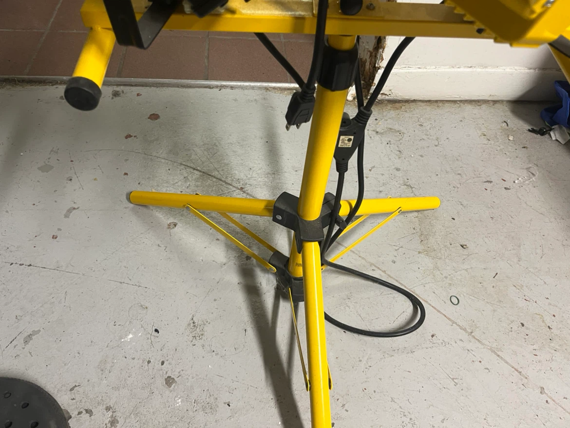 Twin Head Work Light with Stand - photo 3