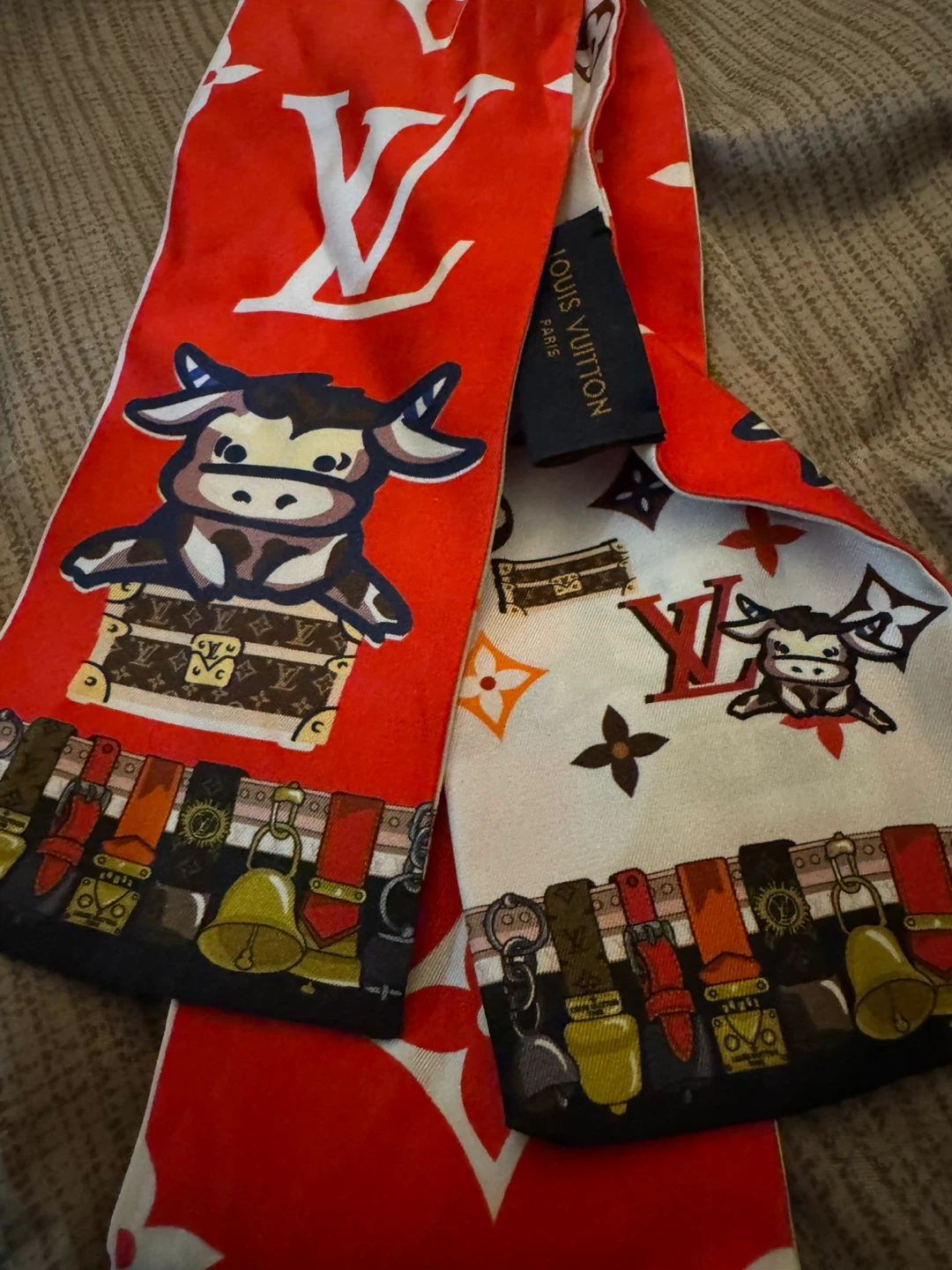 Authentic Louis Vuitton Monogram Reversible Scarf - photo 2