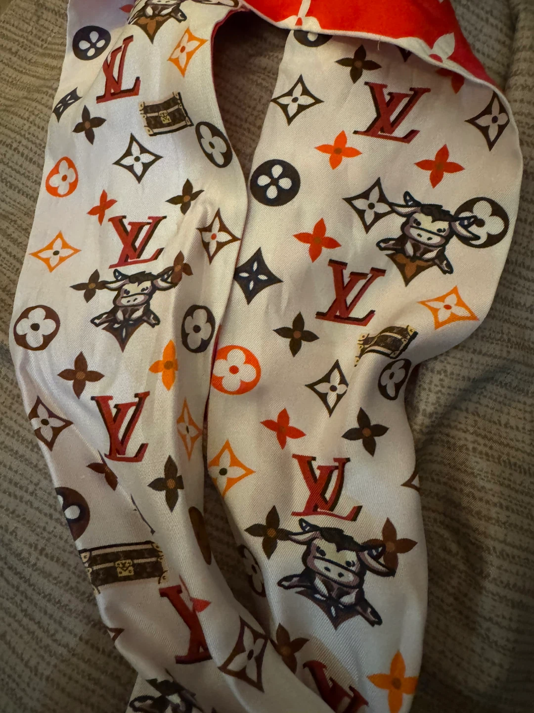 Authentic Louis Vuitton Monogram Reversible Scarf - photo 3